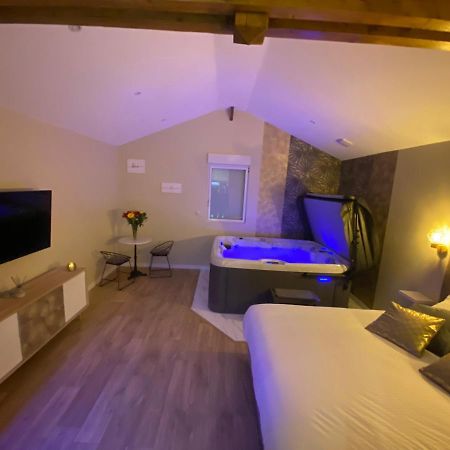 Le Cocoon D'Emy Bed & Breakfast Louvetot ภายนอก รูปภาพ
