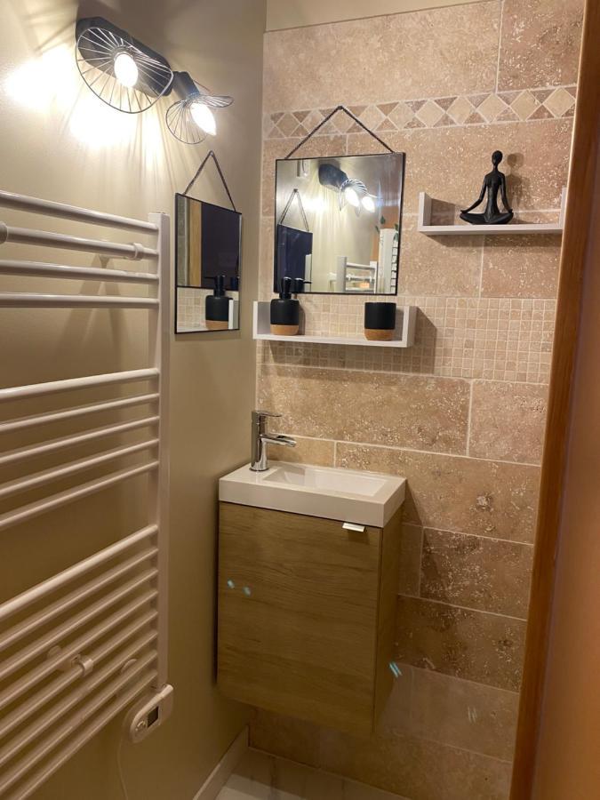 Le Cocoon D'Emy Bed & Breakfast Louvetot ภายนอก รูปภาพ