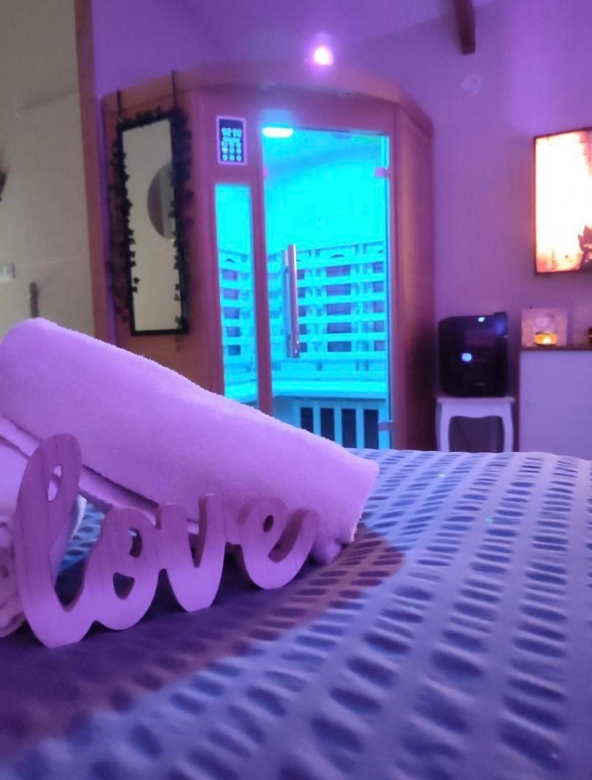 Le Cocoon D'Emy Bed & Breakfast Louvetot ภายนอก รูปภาพ